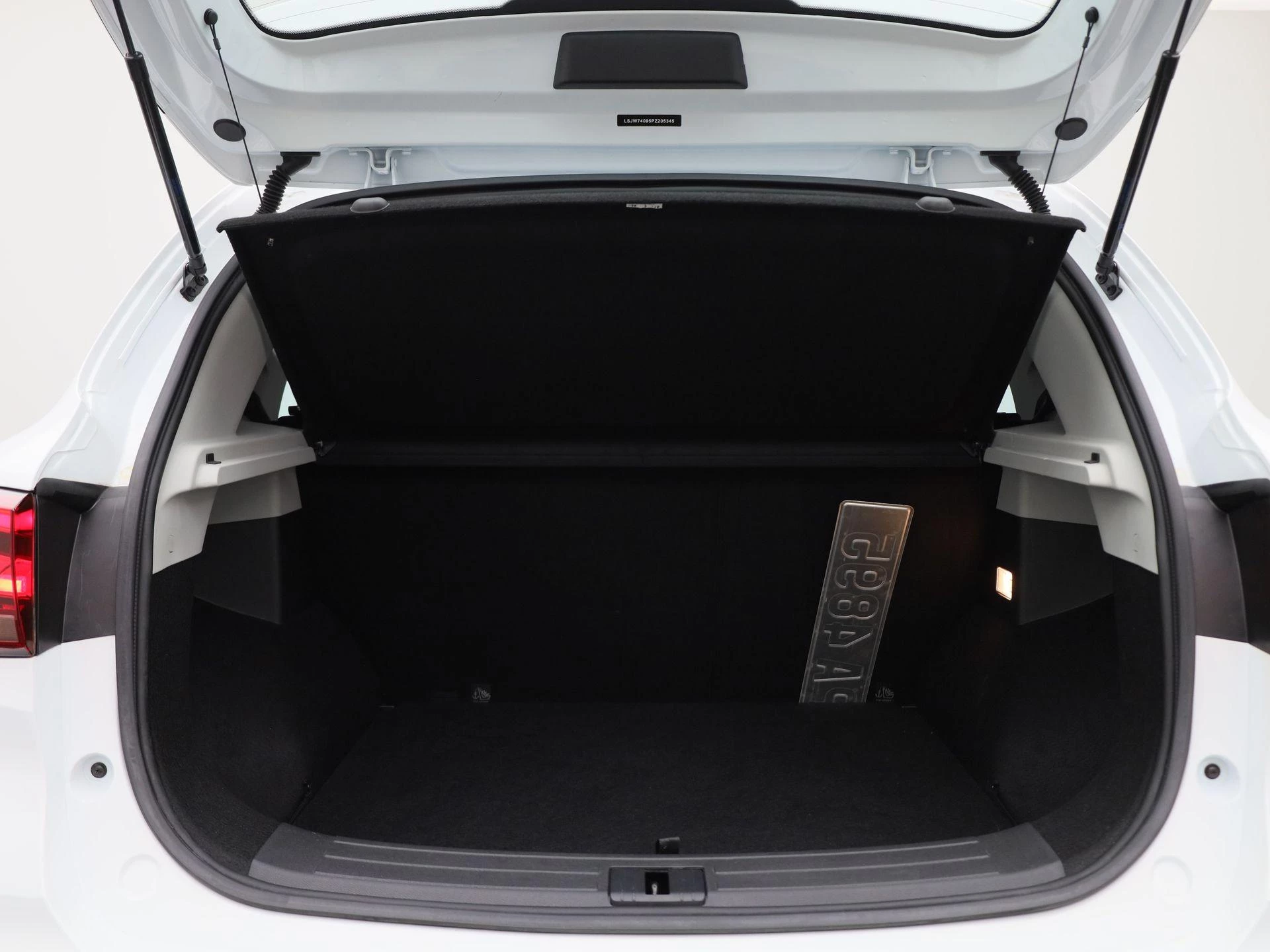 MG-ZS-image-12