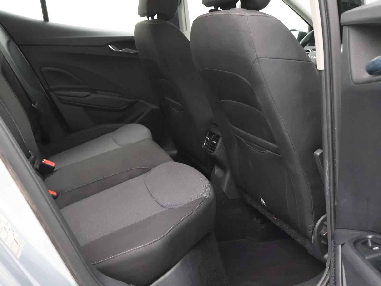 Škoda Fabia Fabia 1.0i Selection *APP CONNECT*PDC*ZETELVERWARMING*DIGITAL DASHBOARD*...