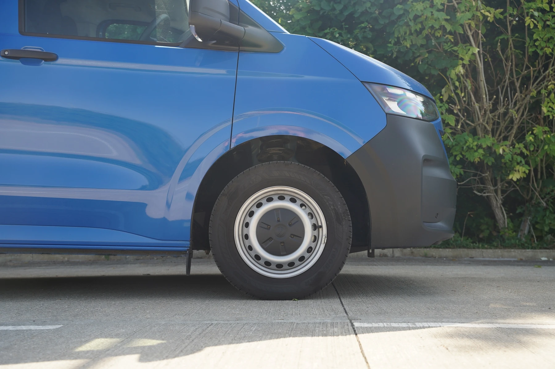 Volkswagen-Transporter-image-33
