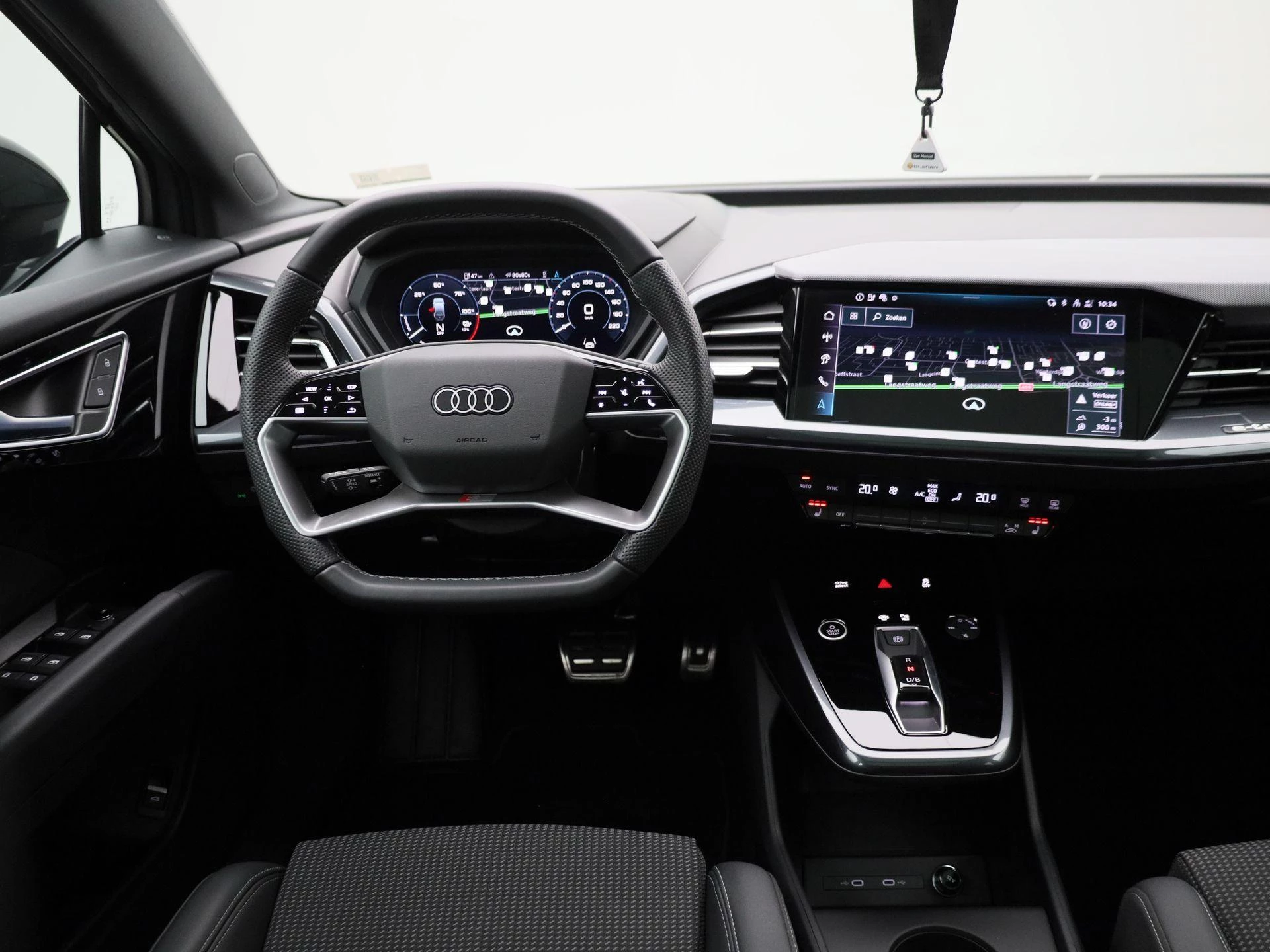 Audi-Q4 e-tron-image-6