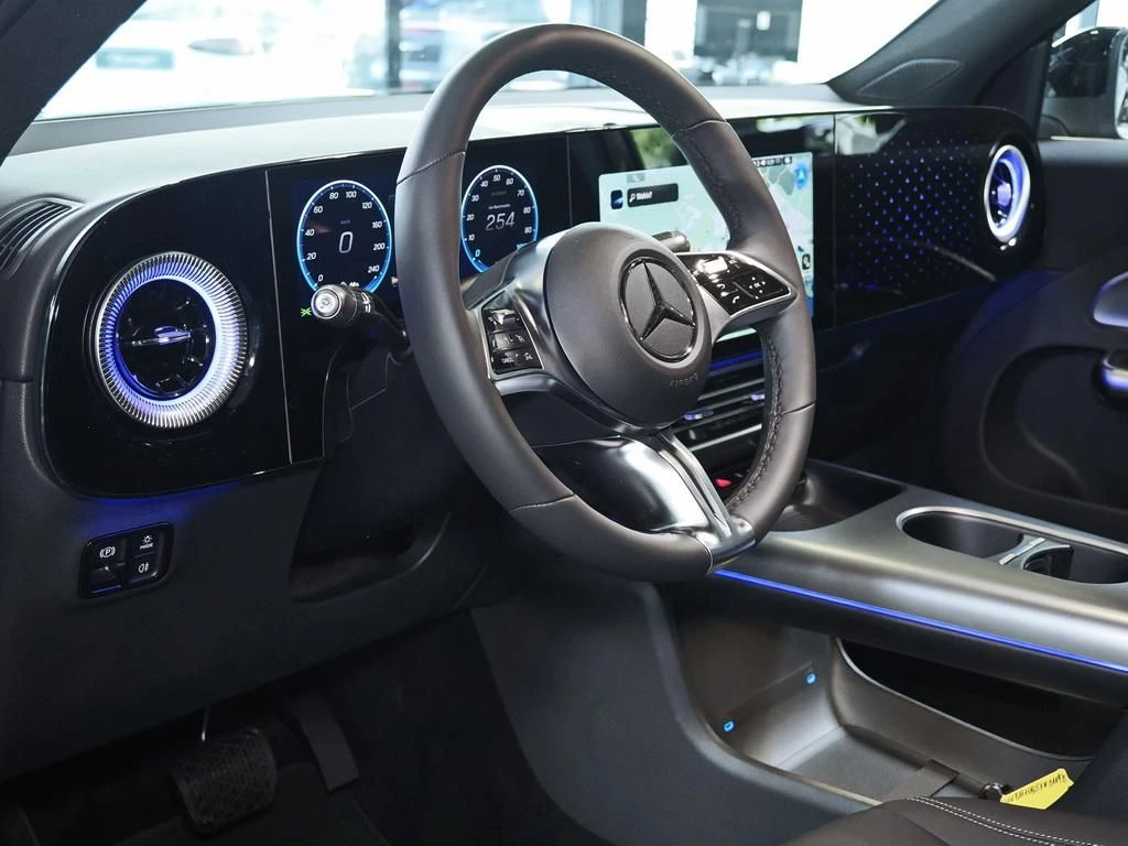 Mercedes-Benz-GLB 250+-image-6
