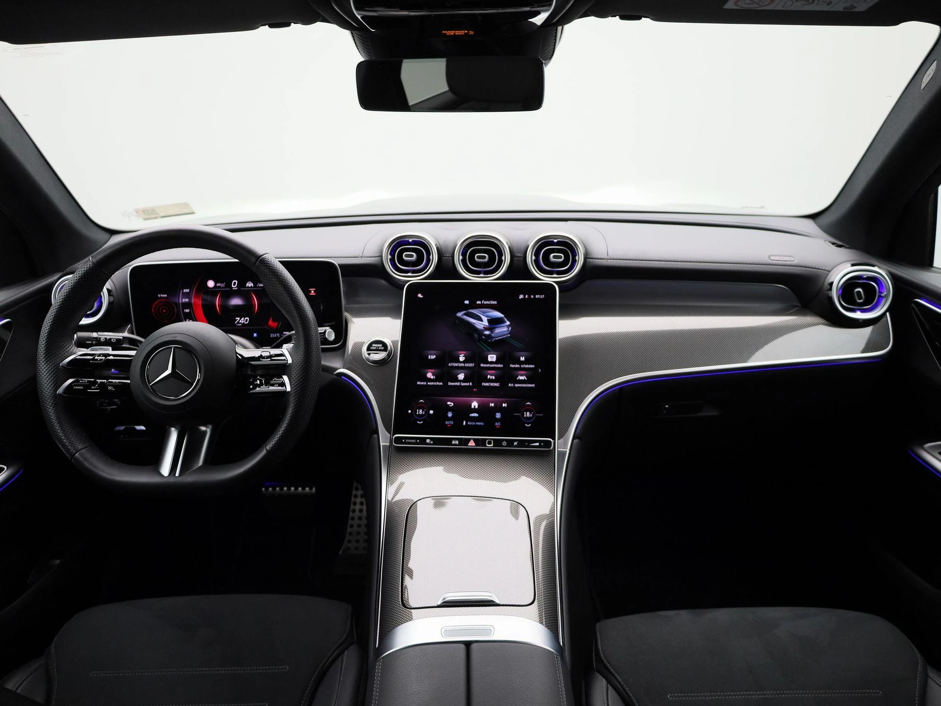 Mercedes-Benz-GLC-image-42