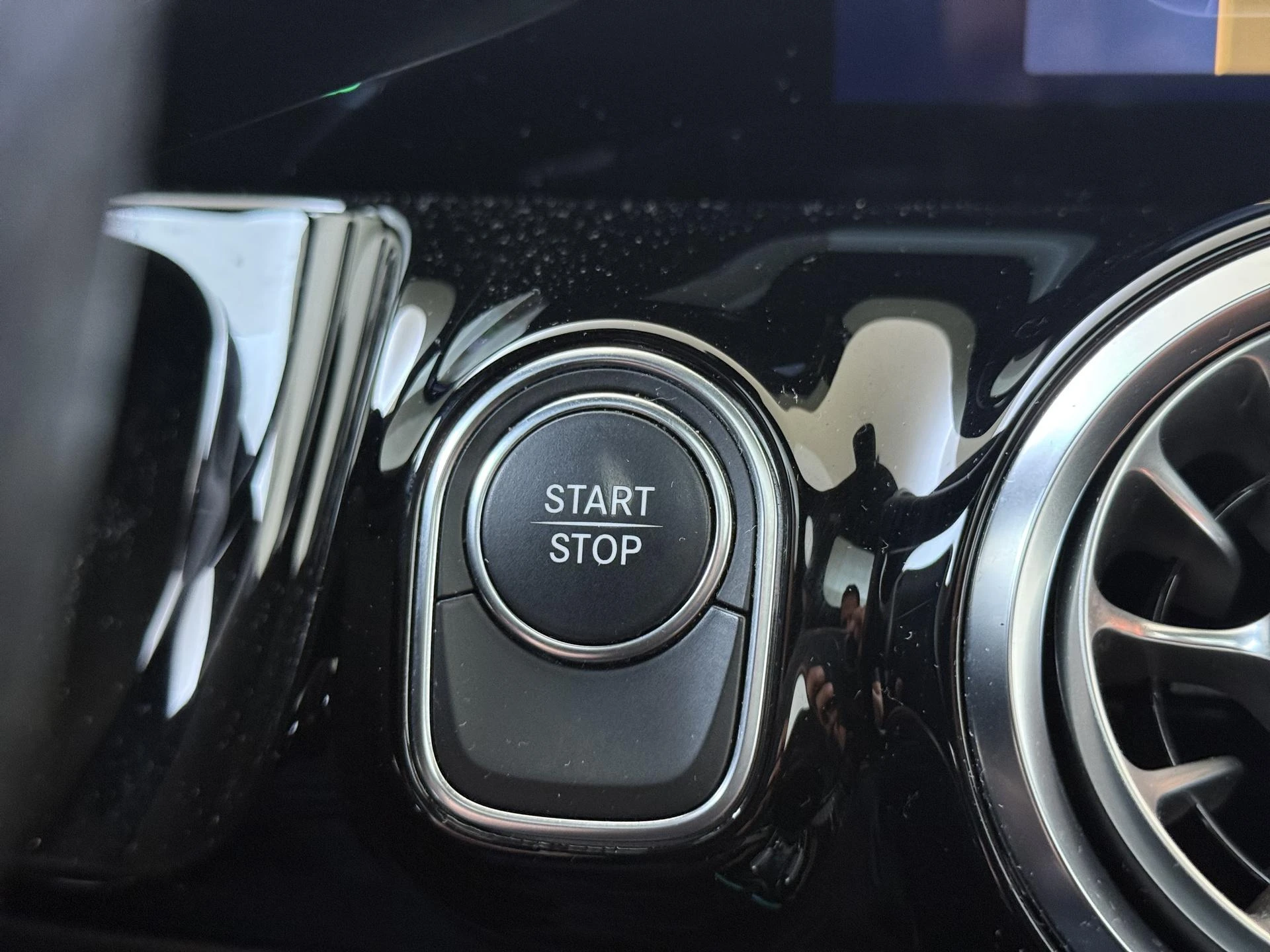 Mercedes-Benz-EQA-image-21