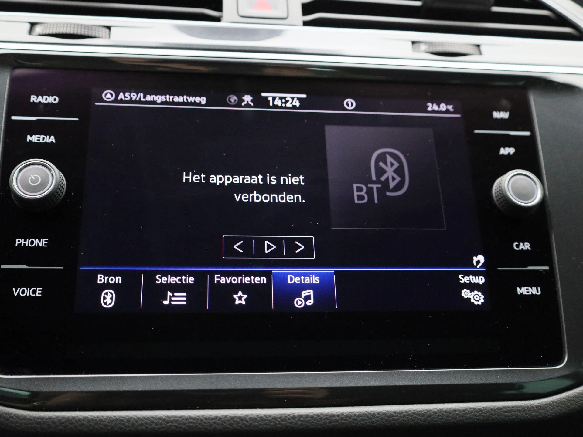 Volkswagen-Tiguan-image-26