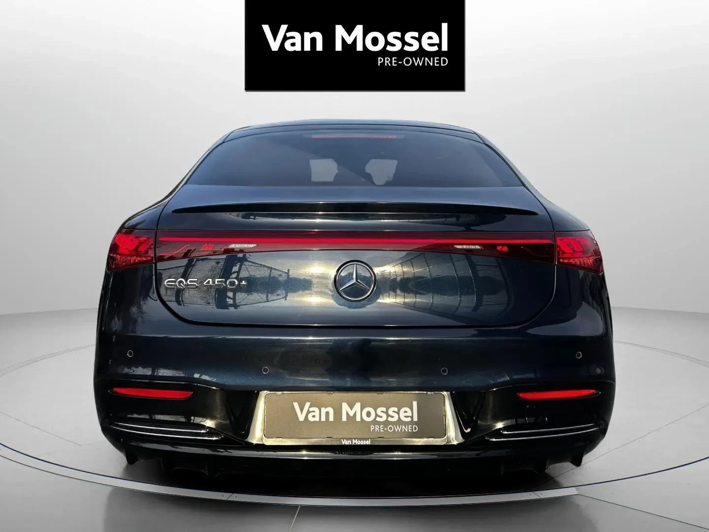 Mercedes-Benz-EQS-image-6