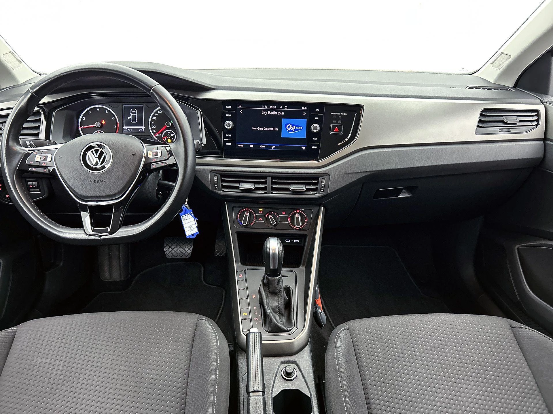 Volkswagen-Polo-image-20
