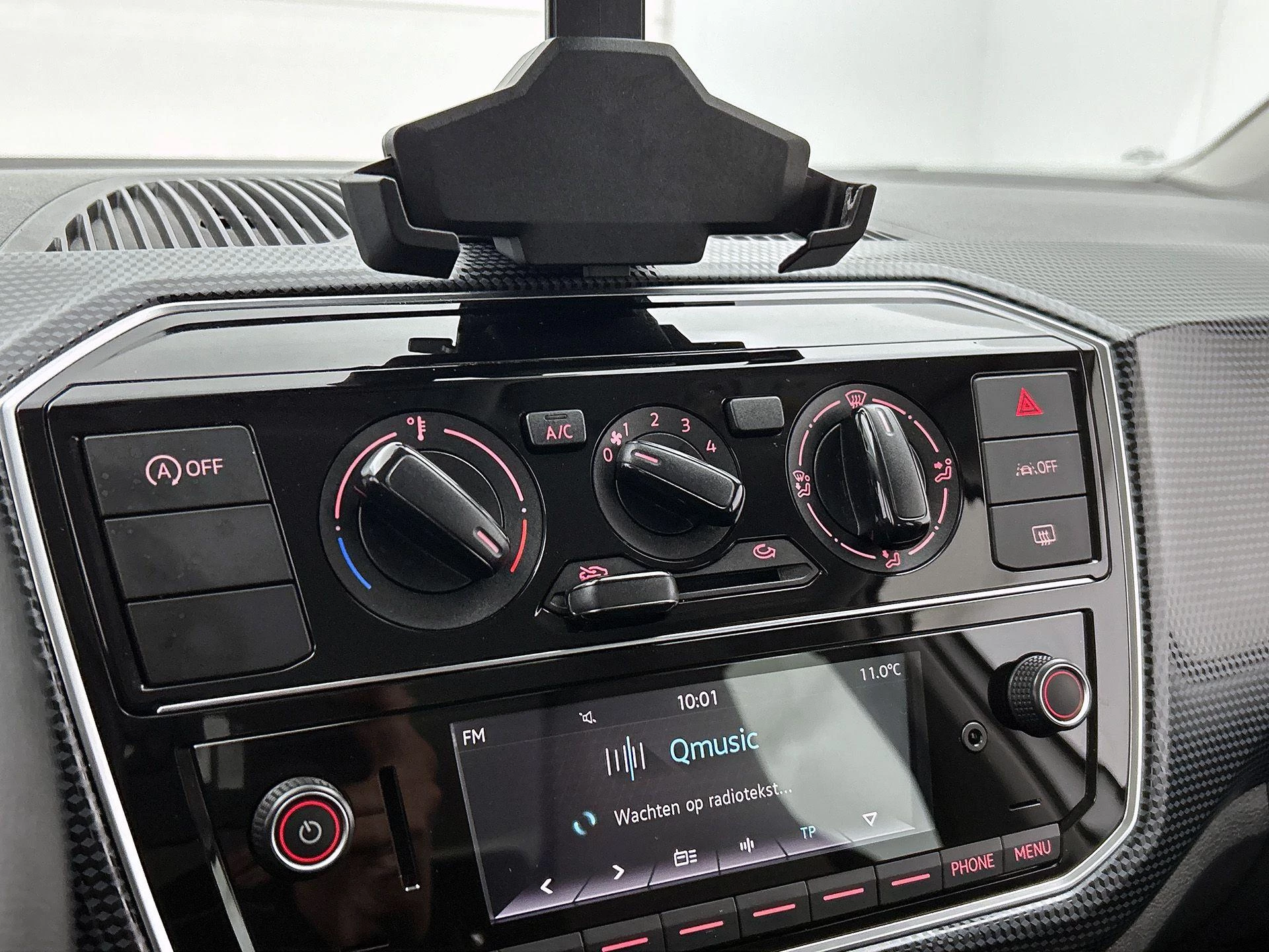 Volkswagen-up!-image-22