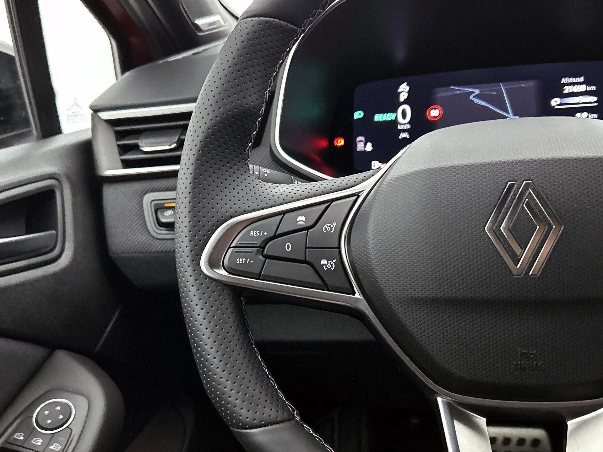 Renault-Clio-image-8