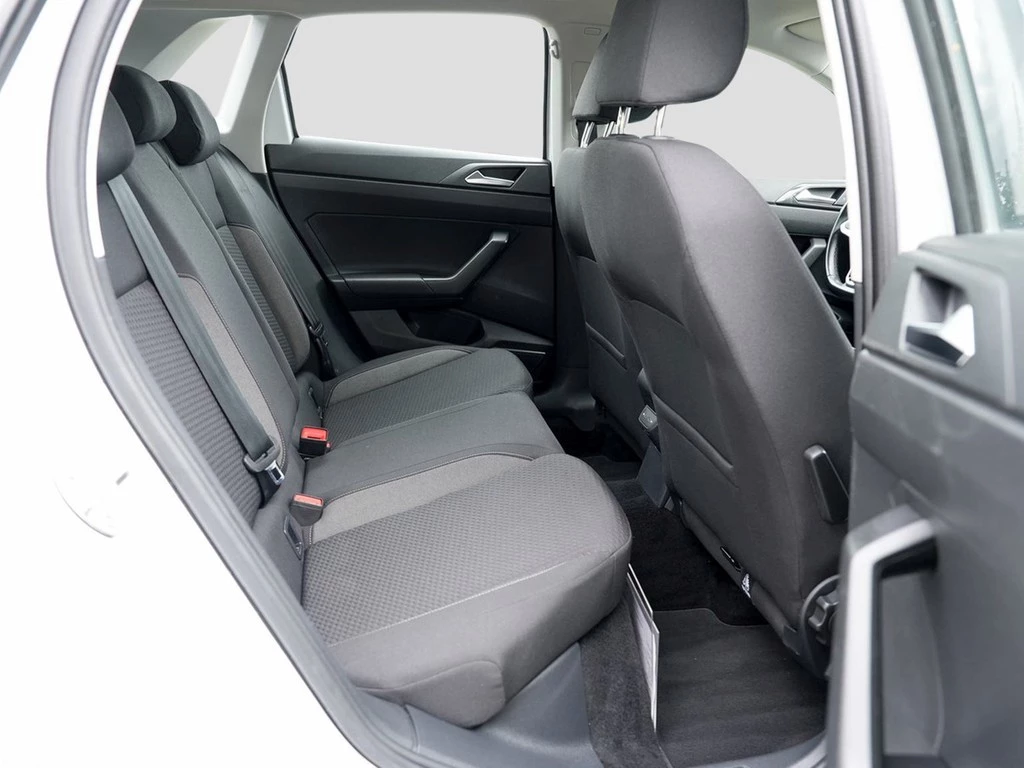 Volkswagen-Polo-image-9