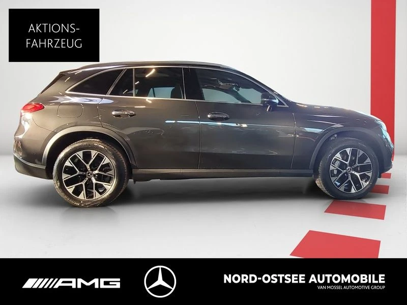 Mercedes-Benz-GLC 300 de-image-9