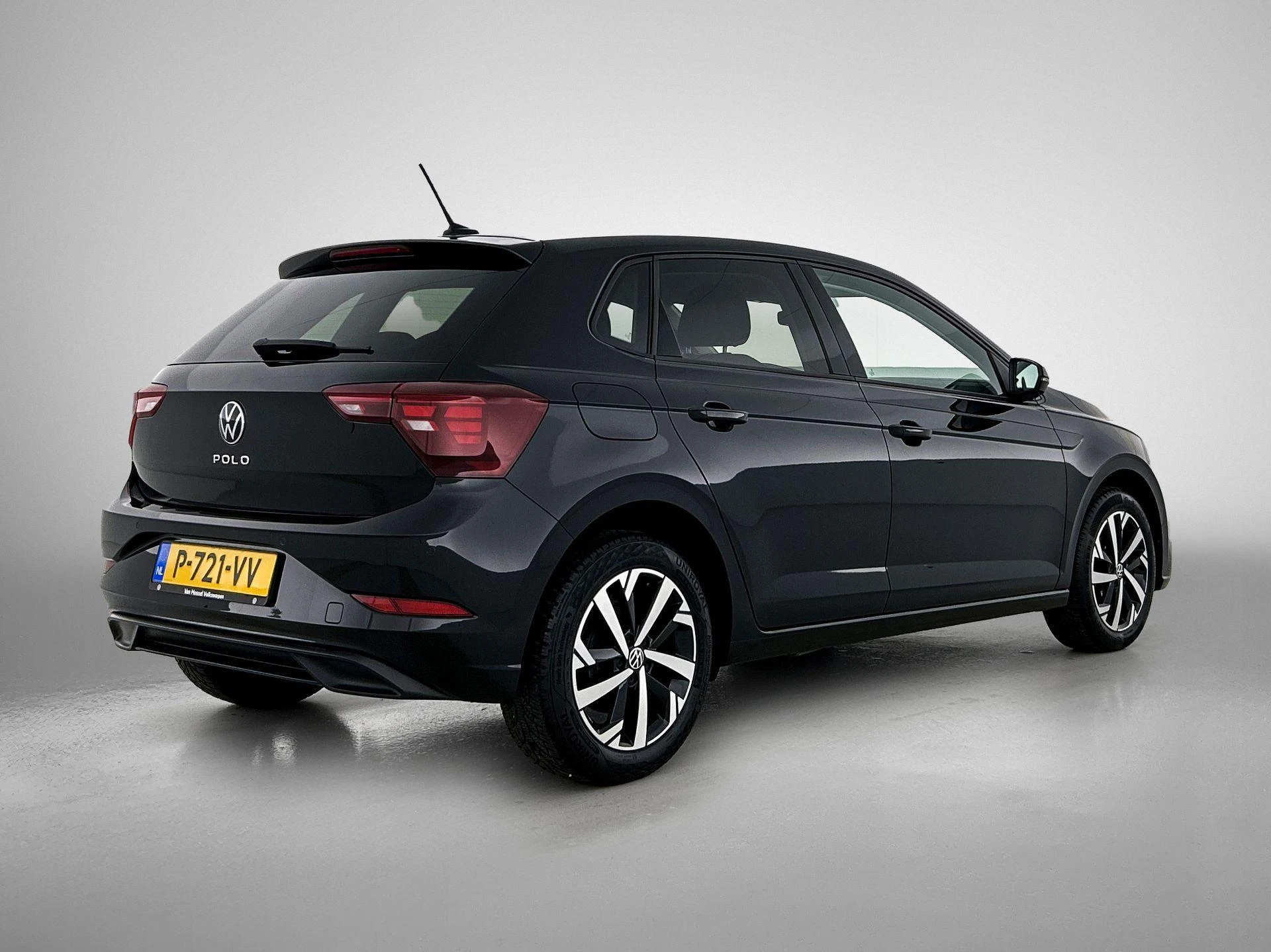 Volkswagen-Polo-image-3