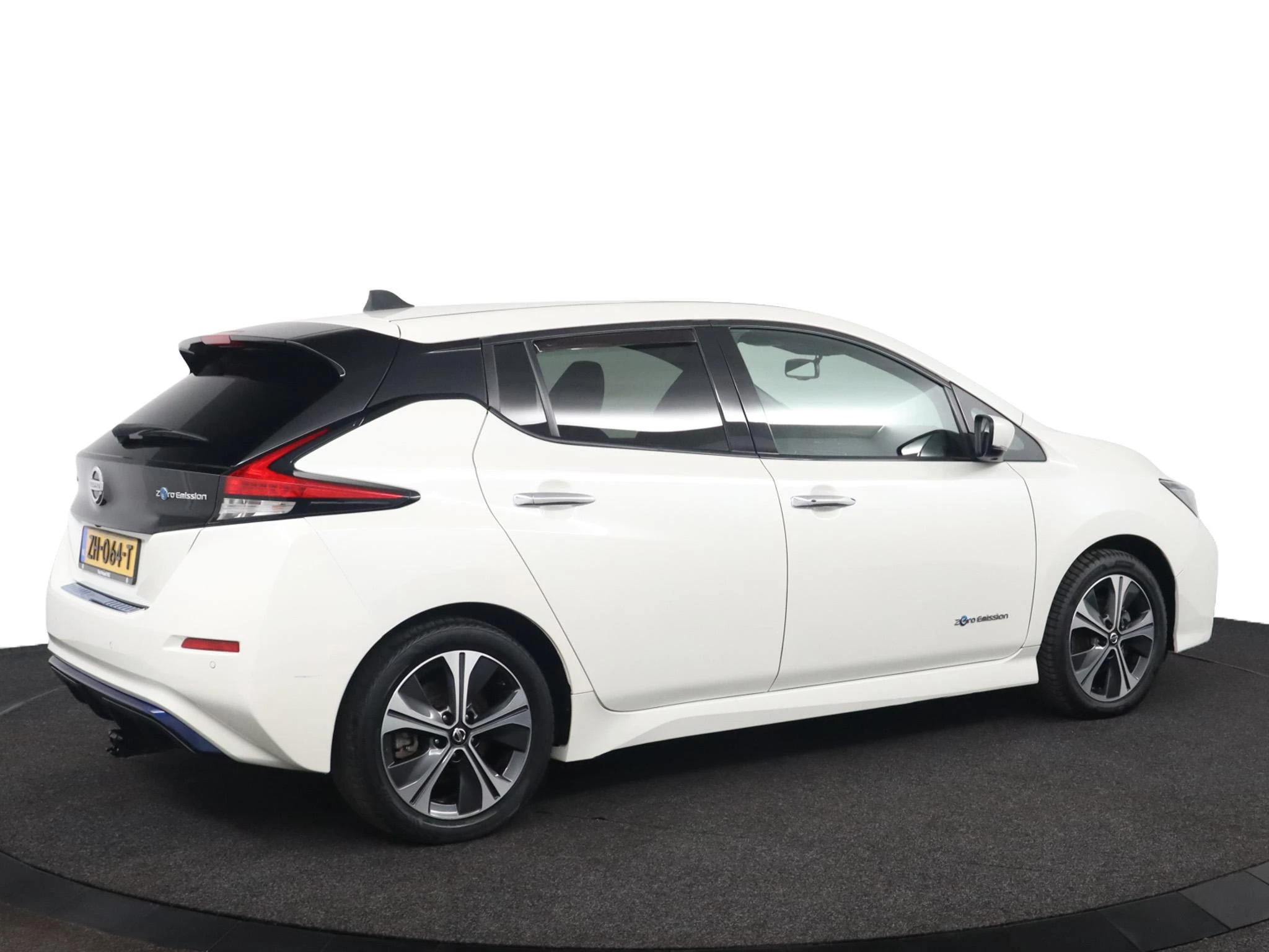 Nissan-Leaf-image-2