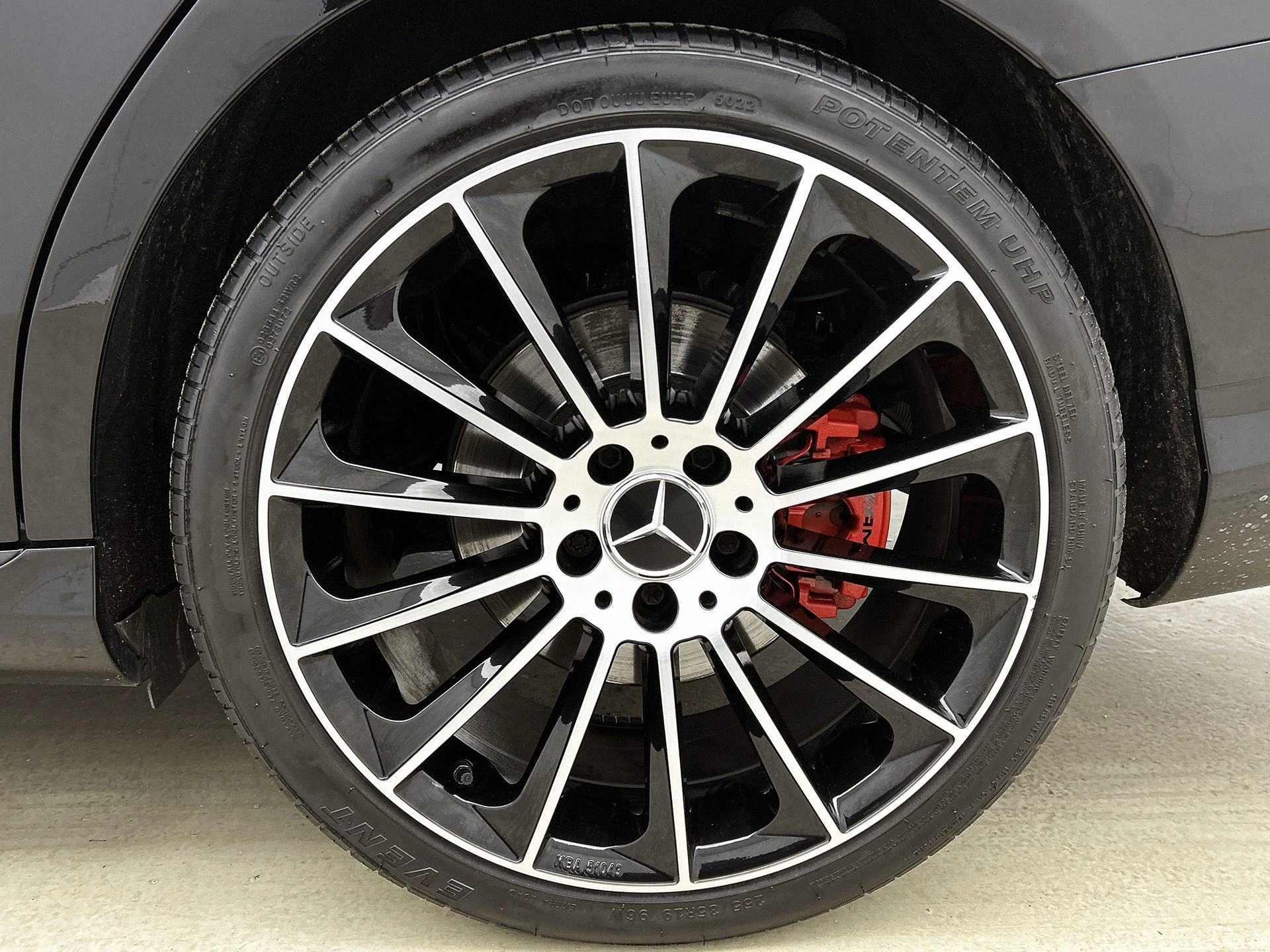 Mercedes-Benz-C-Klasse-image-36
