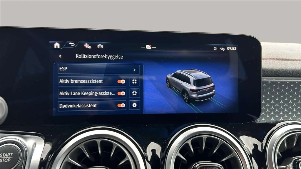 Mercedes-Benz-EQB-image-16