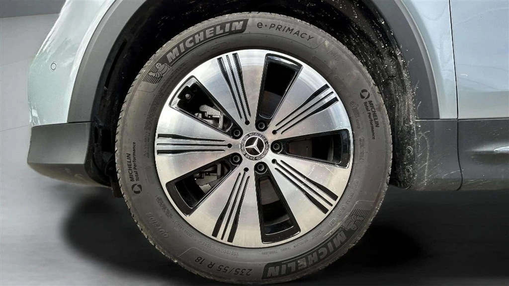Mercedes-Benz-EQB-image-8