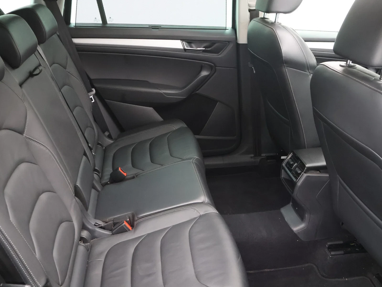 Škoda Kodiaq Kodiaq Clever 1.5TSI 150PK *AUTOMAAT*¨PANODAK*TREKHAAK*LEDER*CAMERA*PDC*CRUISE*NAVI*...*