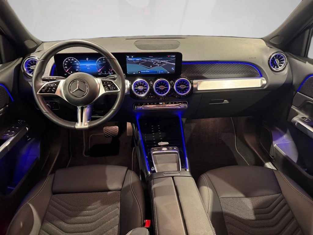 Mercedes-Benz-GLB 200 d-image-11