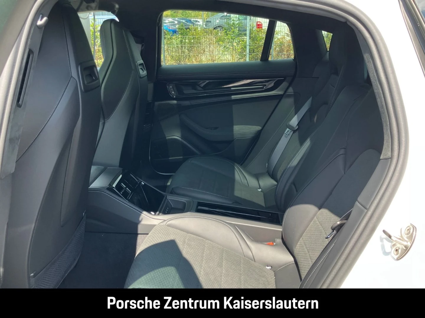Porsche-Panamera-image-25