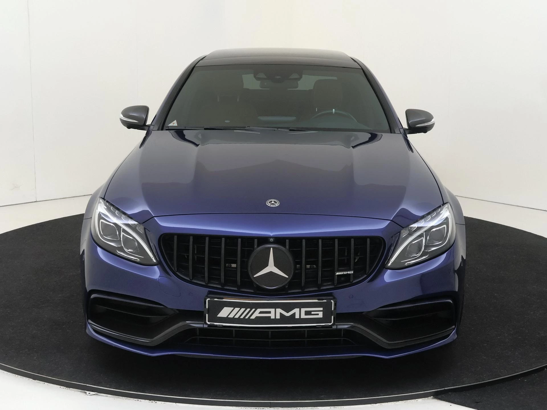 Mercedes-Benz-C-Klasse-image-5