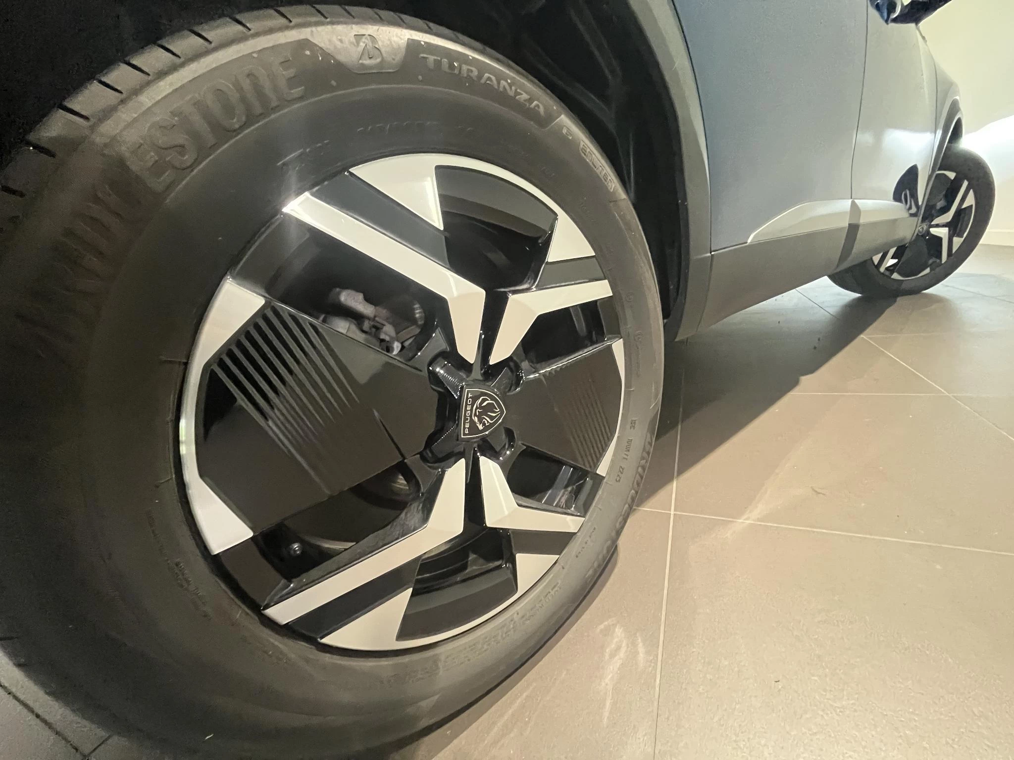 Peugeot 2008 1.2 Hybrid 145 GT