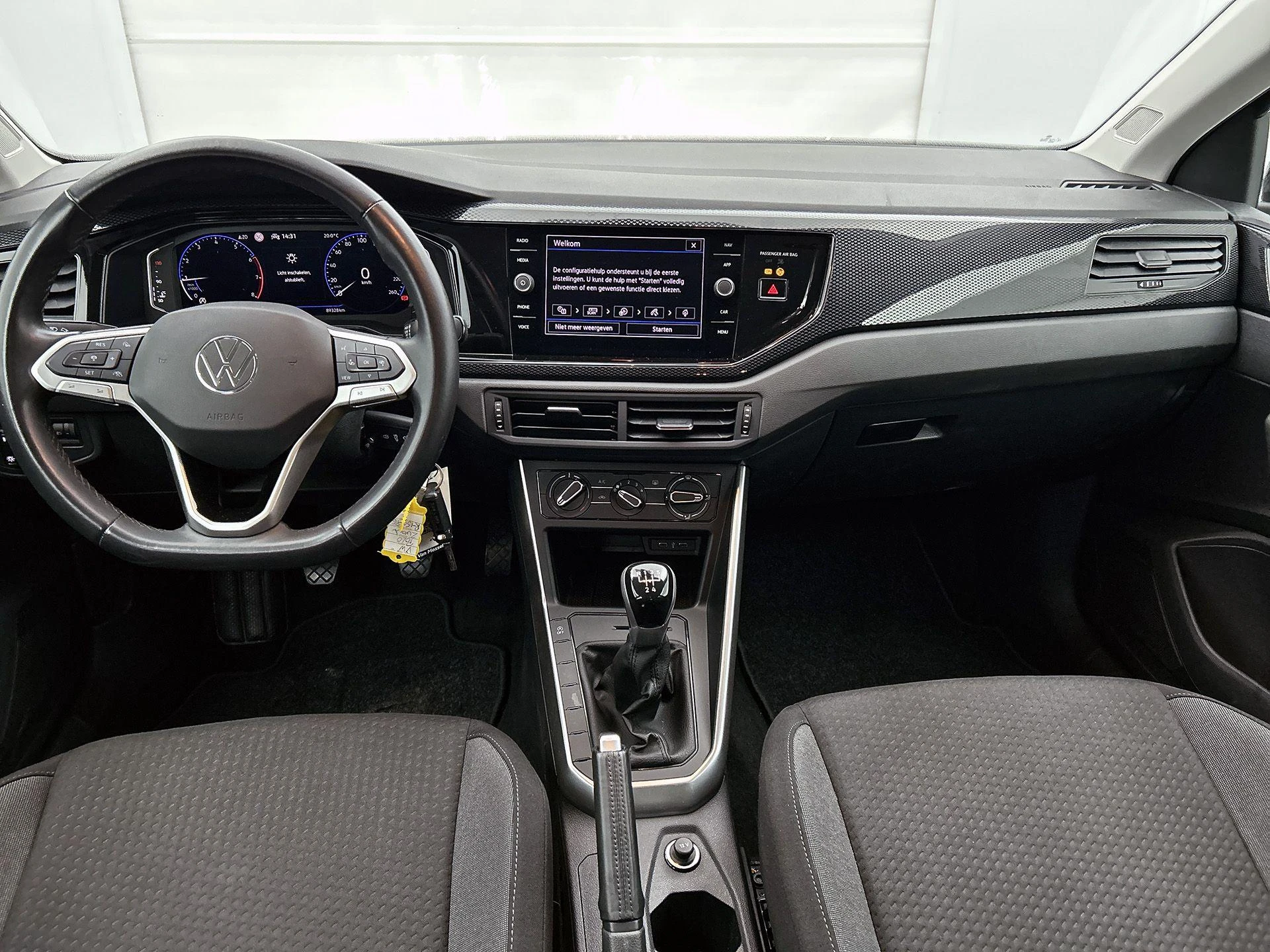 Volkswagen-Polo-image-17