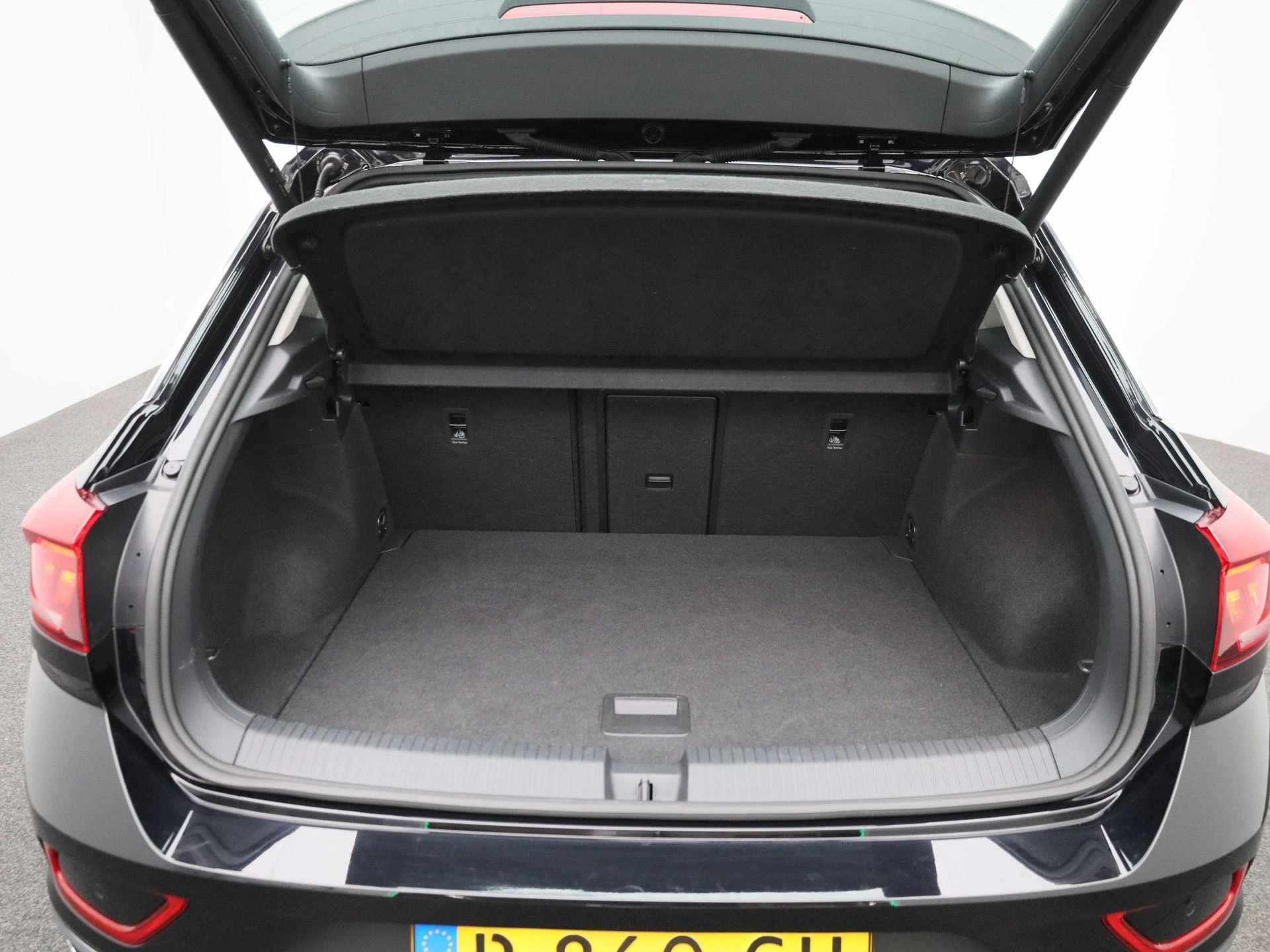 Volkswagen-T-Roc-image-11