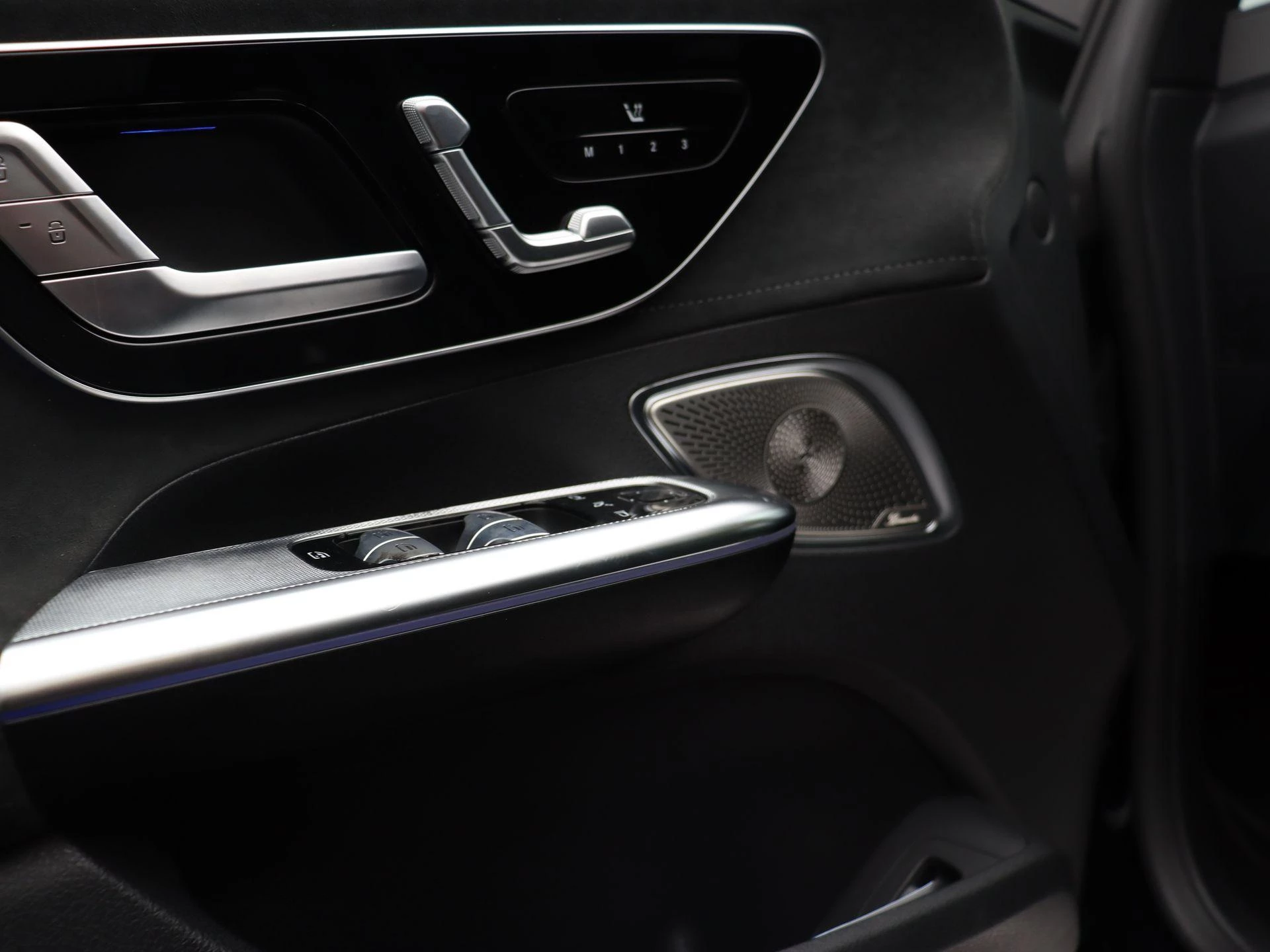 Mercedes-Benz-EQE-image-8