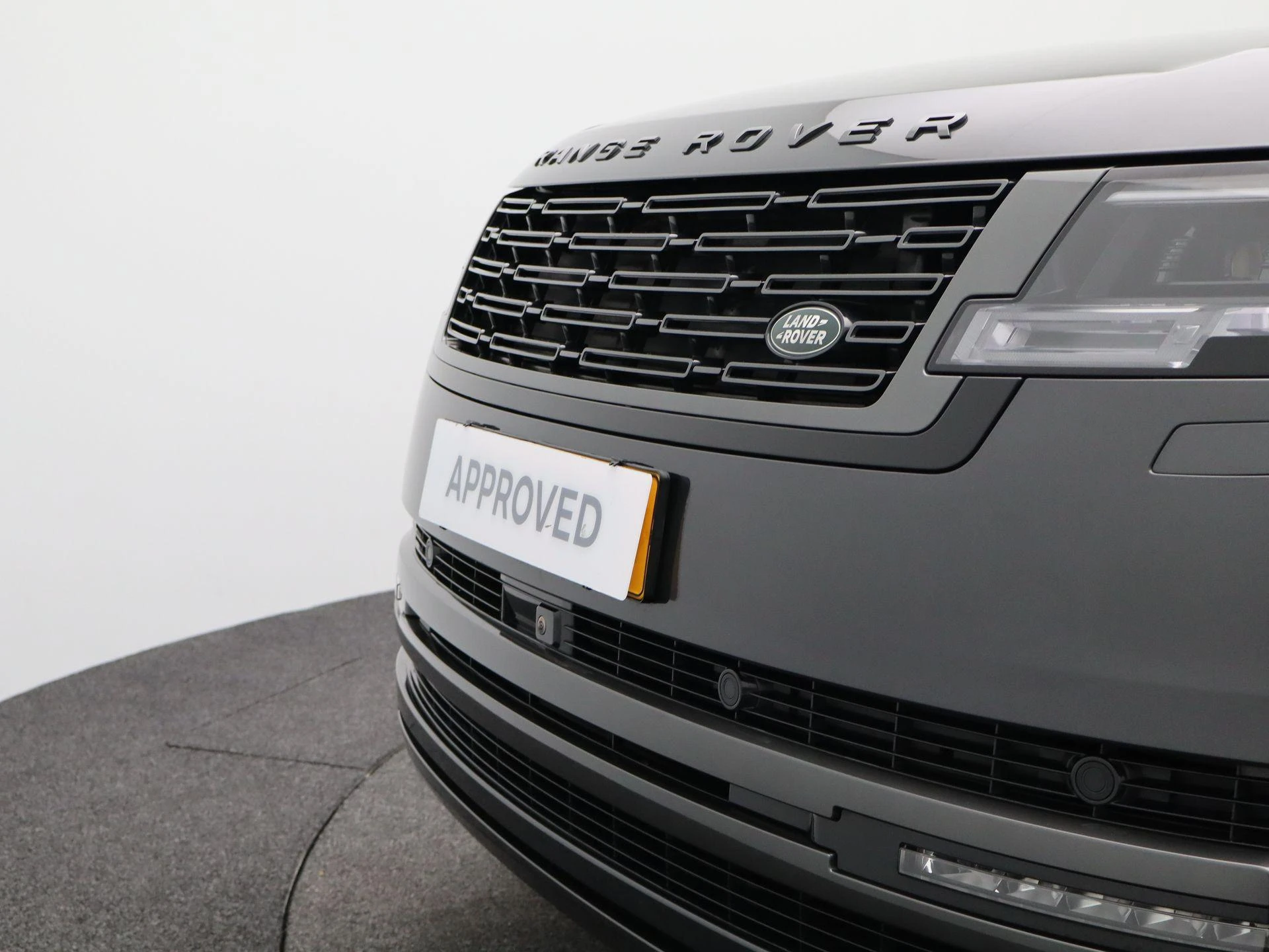 Land Rover-Range Rover-image-42