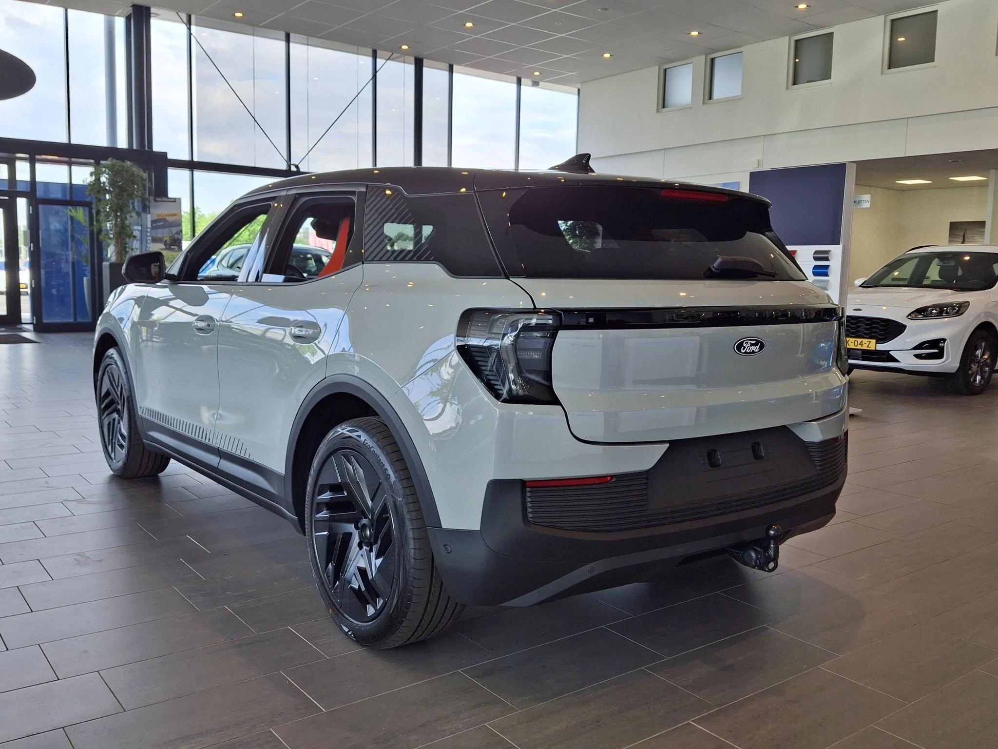 Ford-Explorer EV-image-4