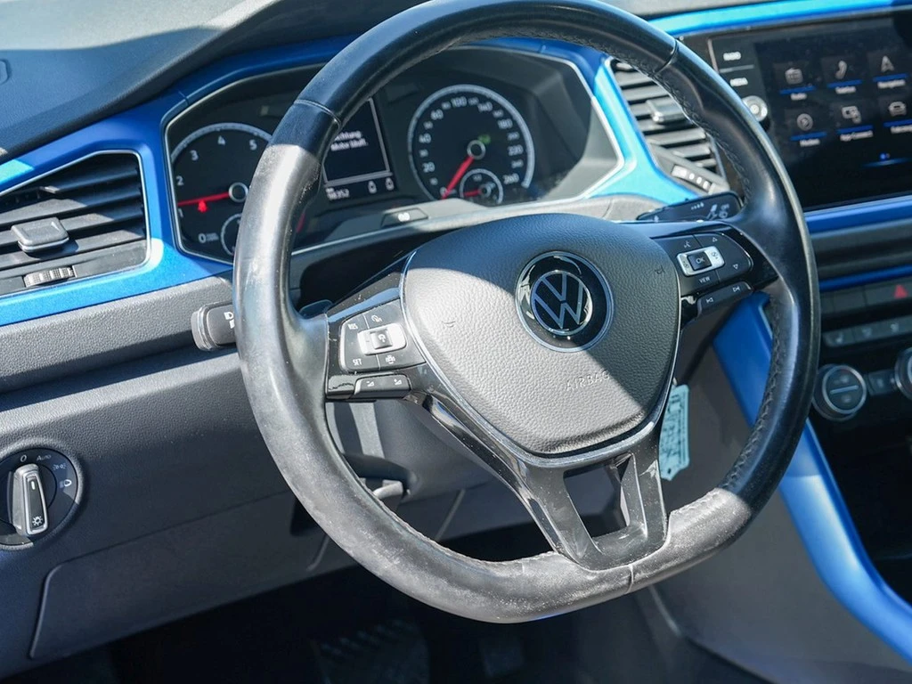 Volkswagen-T-Roc-image-11