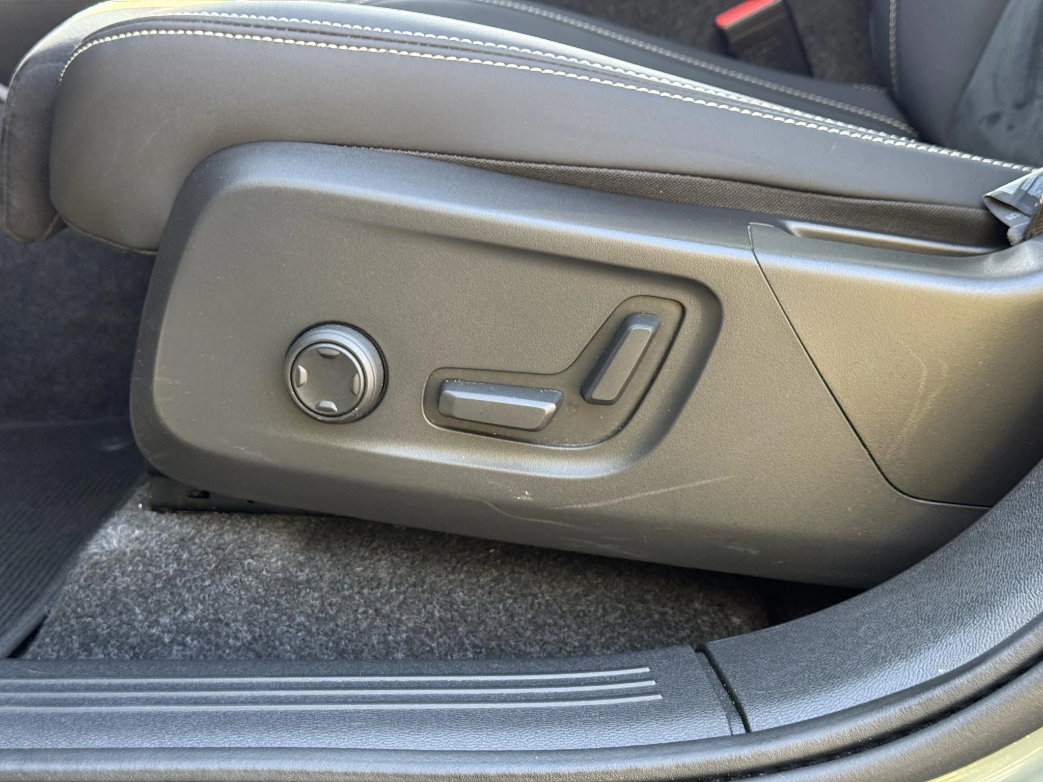 Volvo-C40-image-17