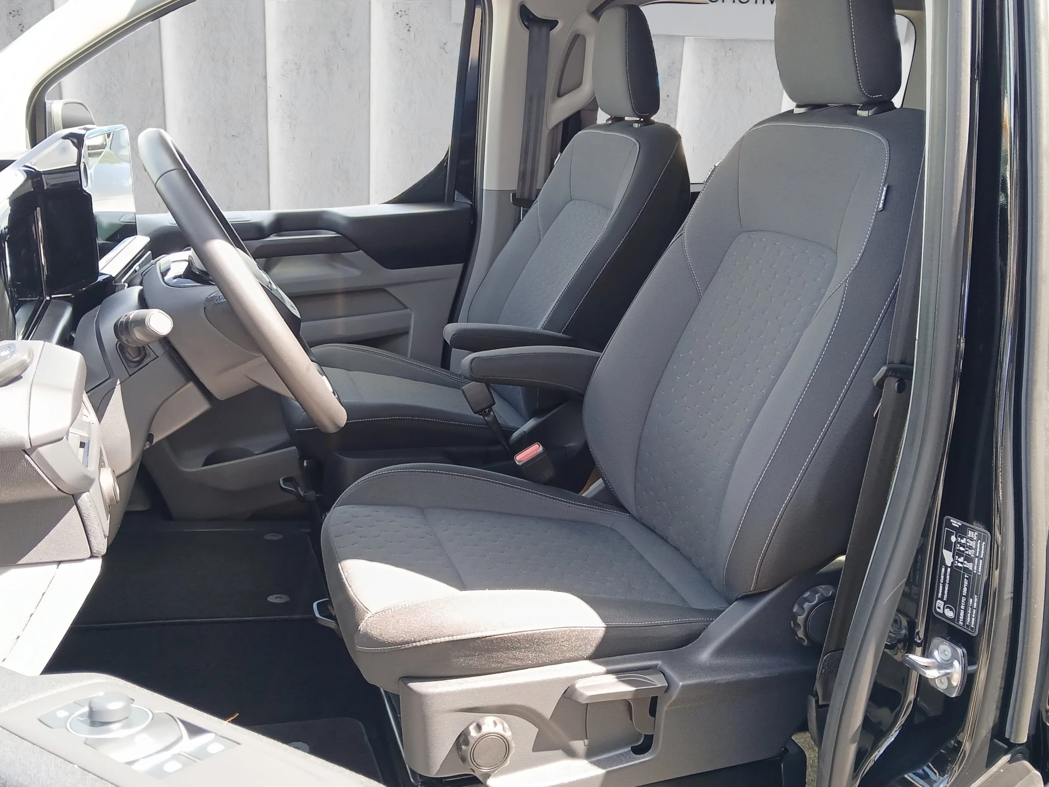 Ford-Tourneo Custom-image-9