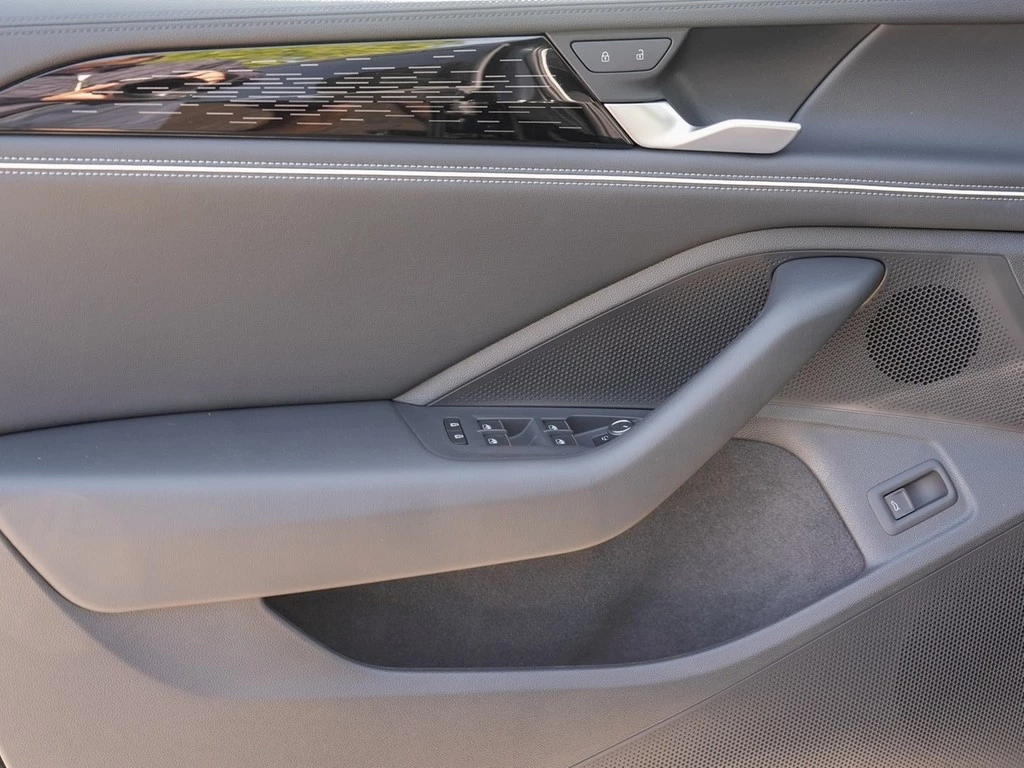 Volkswagen-Passat-image-13