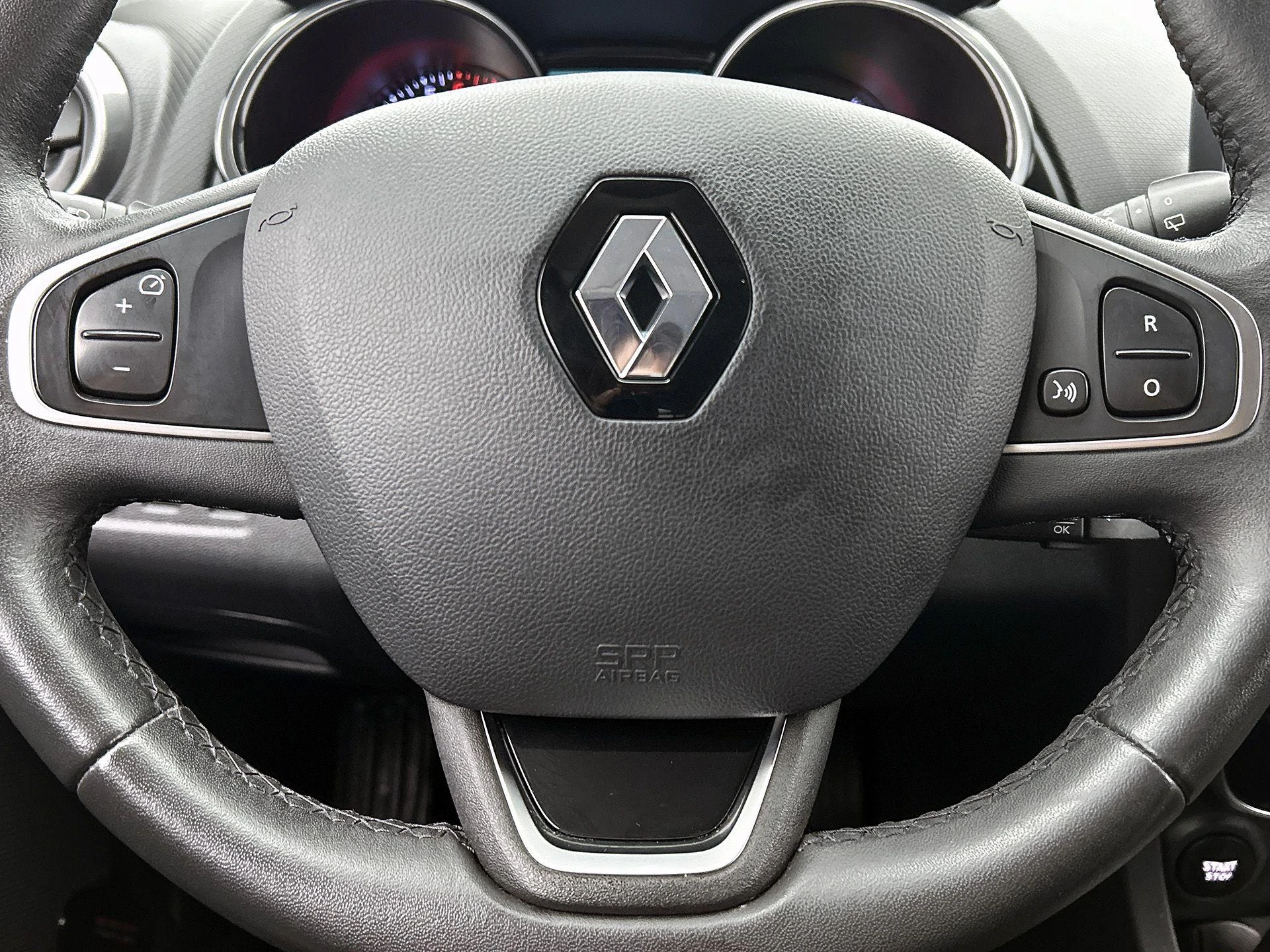 Renault-Clio-image-22
