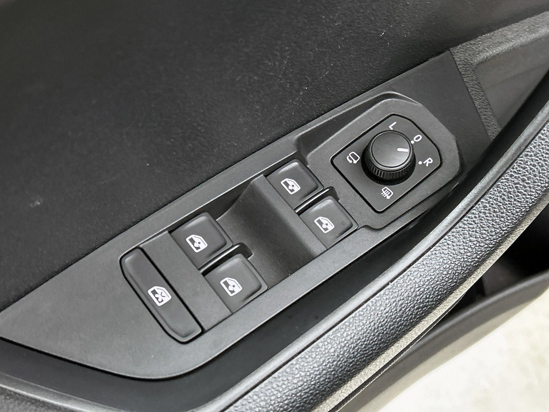 Škoda Karoq 1.5 TSI ACT Sportline Business