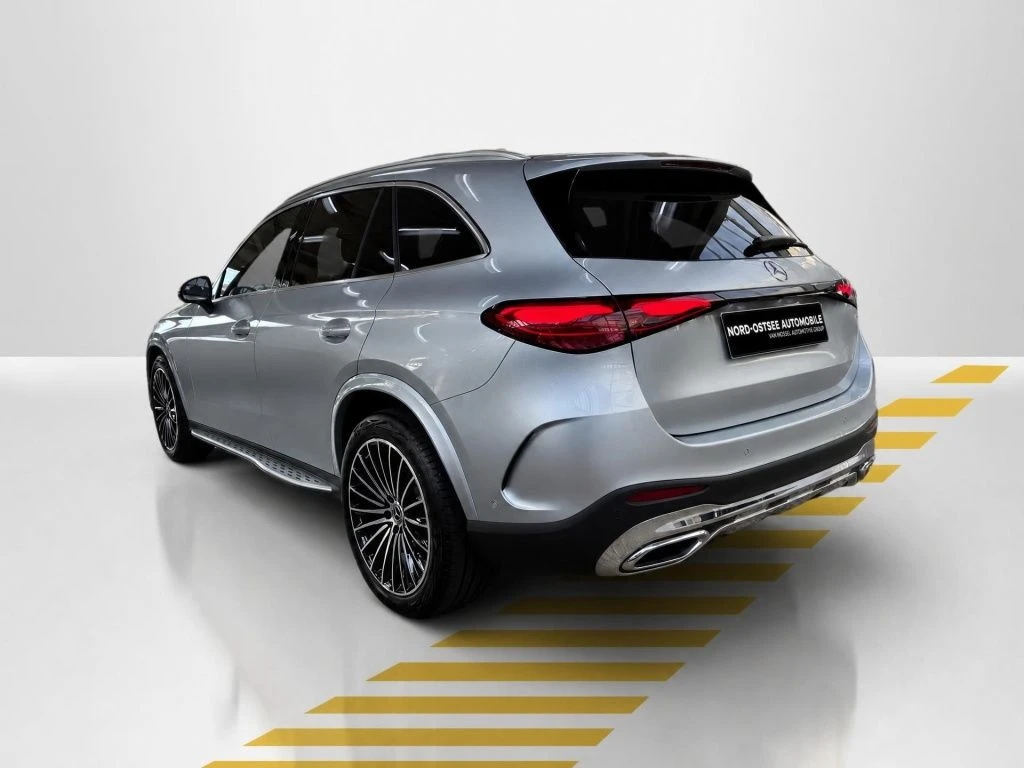 Mercedes-Benz-GLC 220 d-image-12