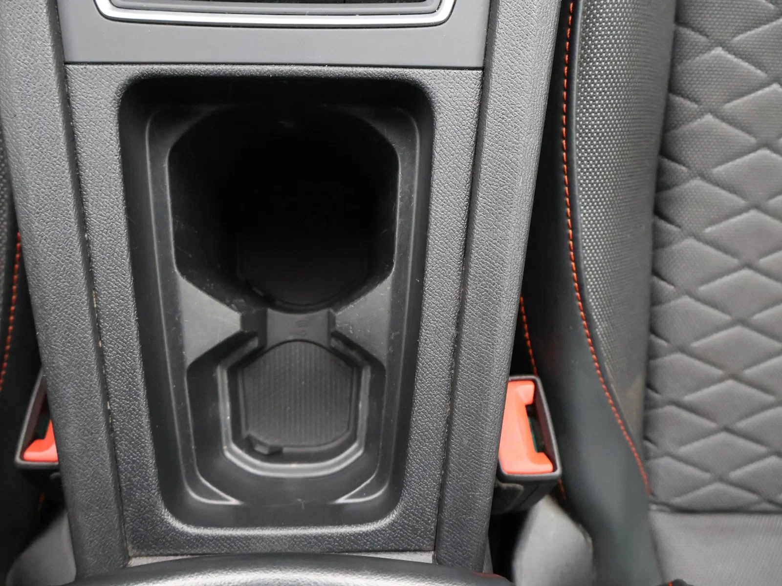 SEAT Leon Leon 1.5TSI FR 130PK *VIRTUAL COCKPIT*LEDER*PDC*CRUISE*NAVI*APP-CONNECT*KEYLESS GO*...*