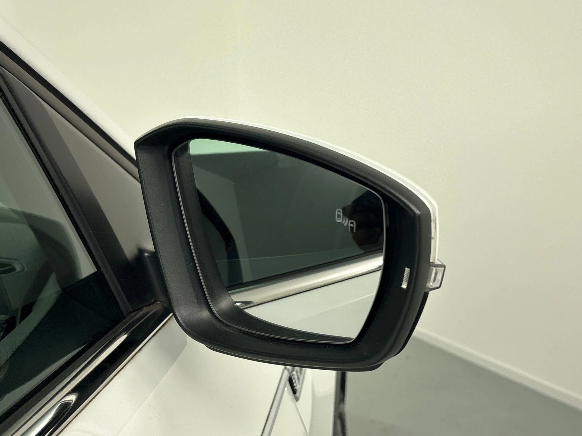 Volkswagen-T-Cross-image-18