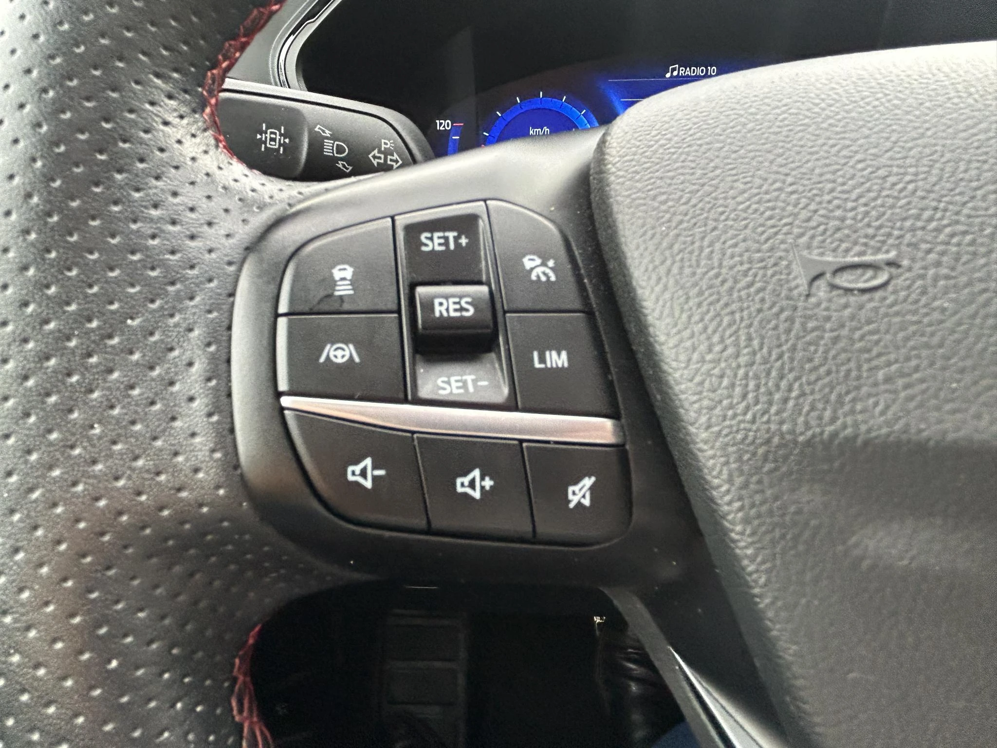 Ford-Kuga-image-13