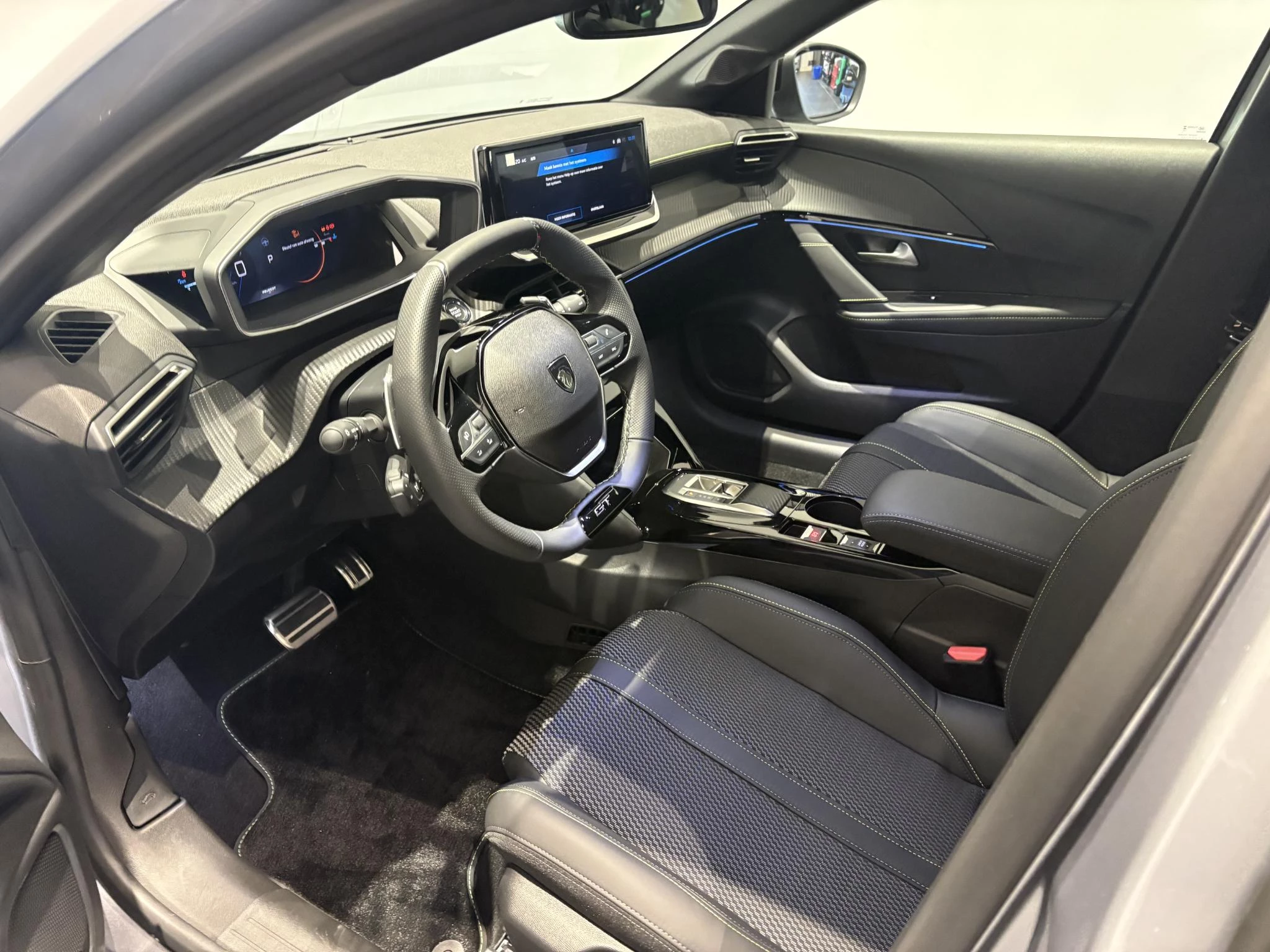 Peugeot-208-image-9