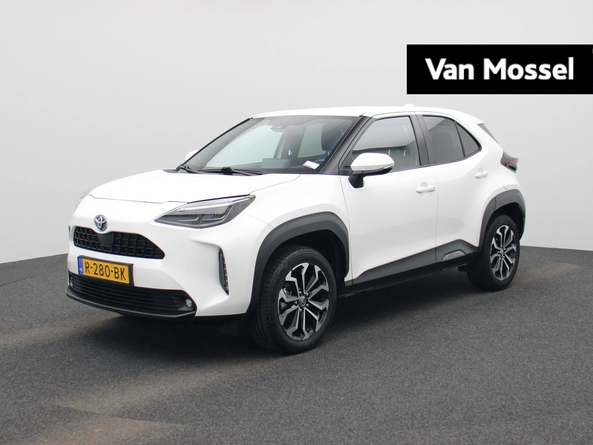 Toyota-Yaris Cross-image-0