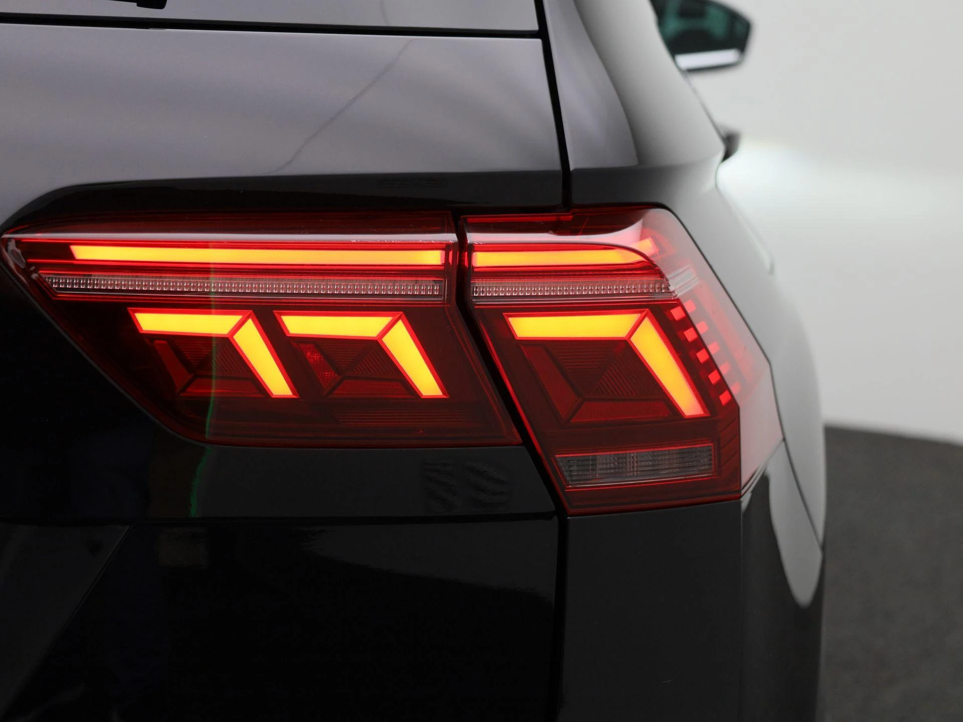 Volkswagen-Tiguan-image-40