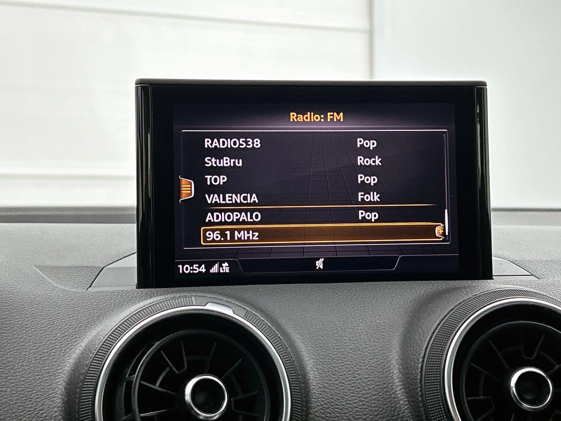 Audi-Q2-image-17
