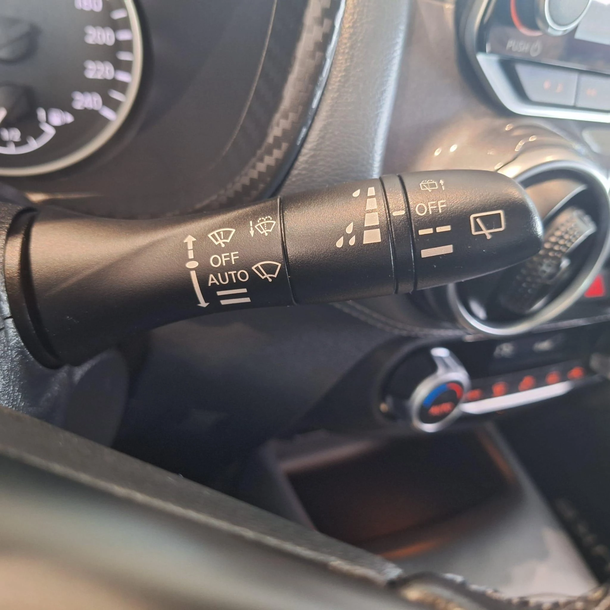 Nissan Juke 1.0 DIG-T N-Connecta