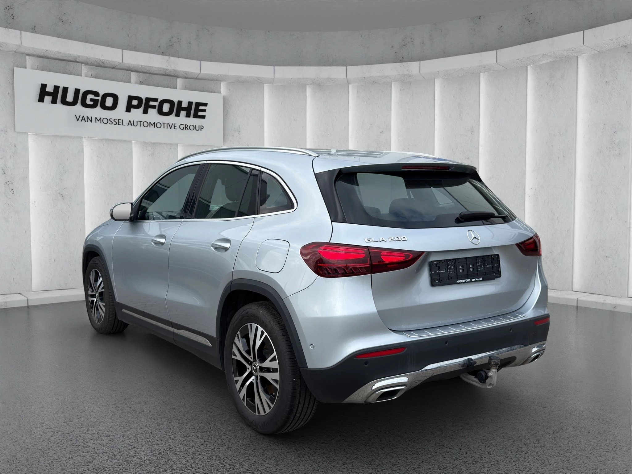 Mercedes-Benz-GLA-image-2