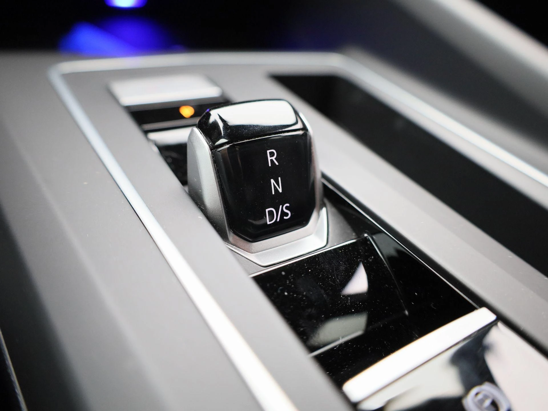 Volkswagen-Golf-image-32