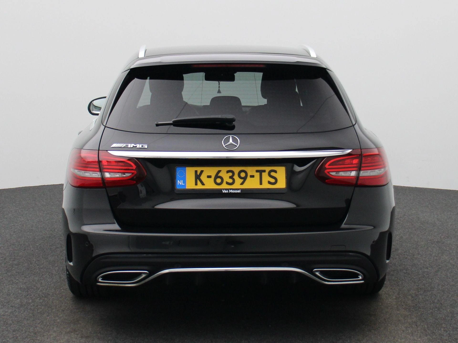 Mercedes-Benz-C-Klasse-image-4