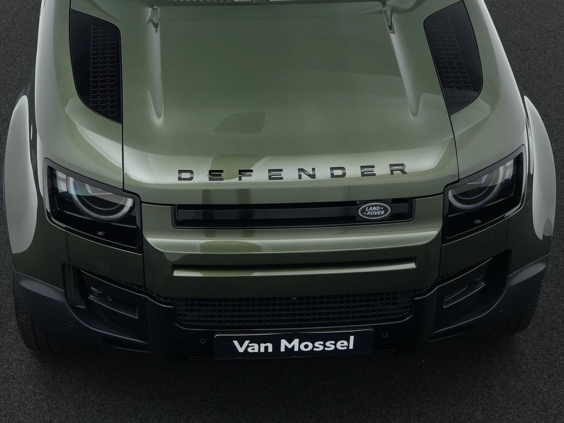 Land Rover-Defender-image-11