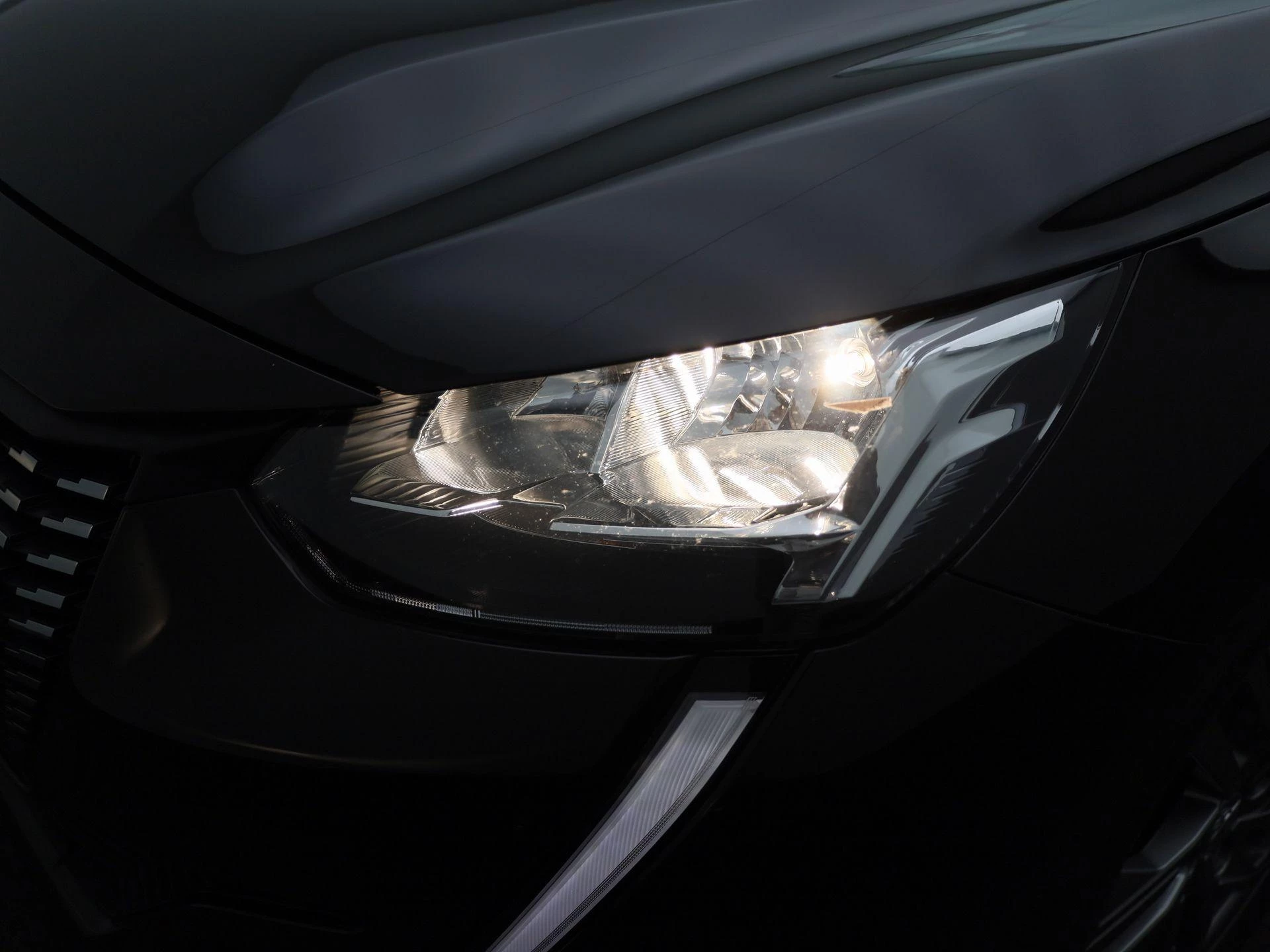 Peugeot-208-image-14