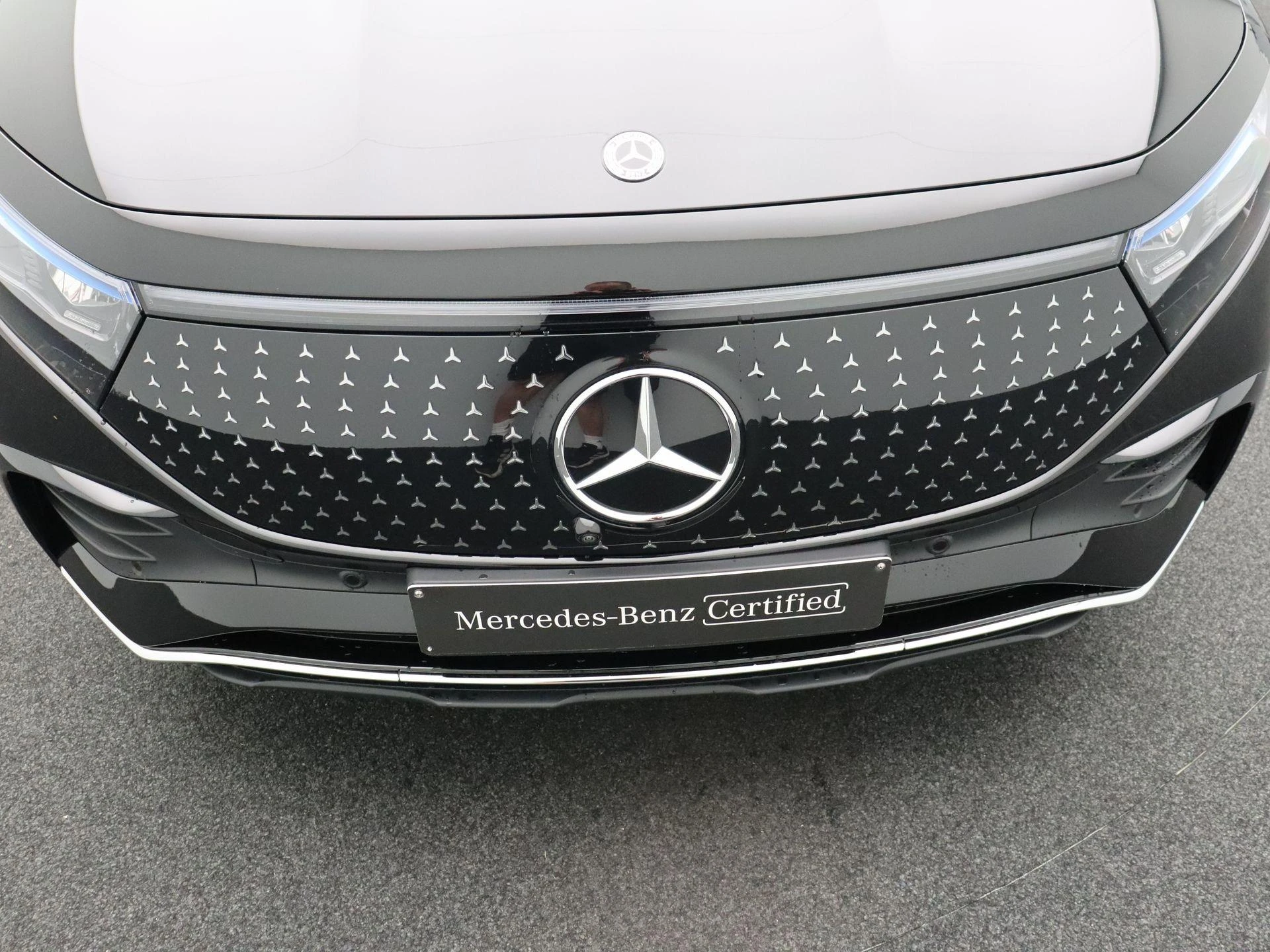 Mercedes-Benz-EQB-image-24